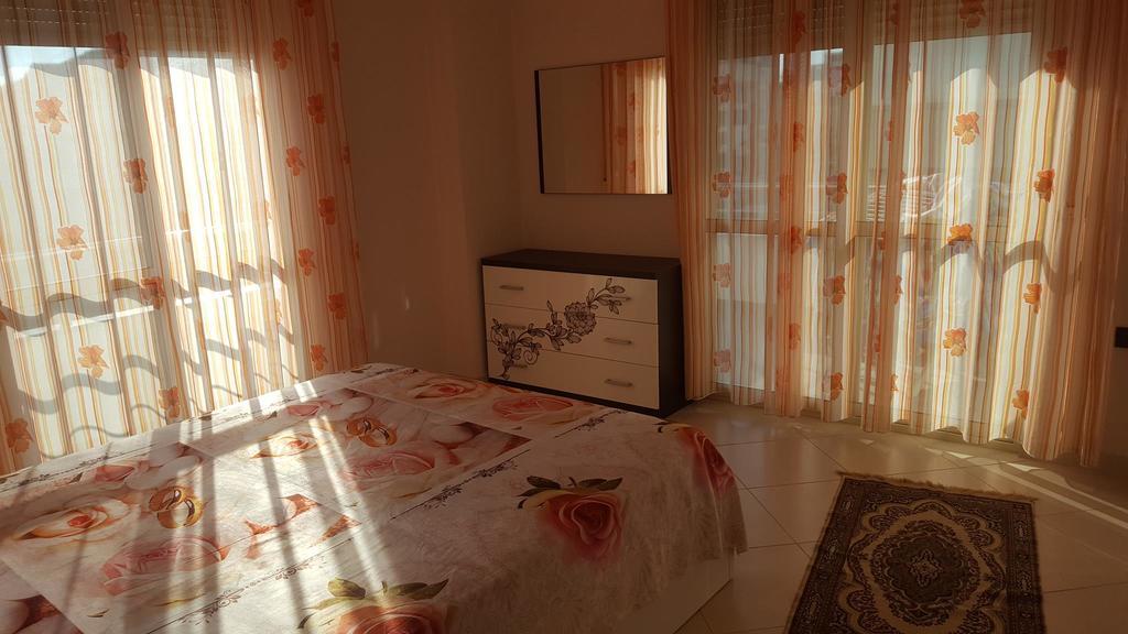 Faik Shehu Apartments ドゥラス エクステリア 写真